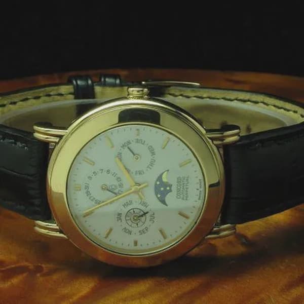 Concord | Automatic Perpetual with Moonphase Yellow Gold Case and Leather Strap |Used (Very good) | Year of production 2009 (Approximation) | No original box | No original papers